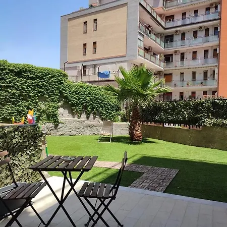 Incantevole Con Parcheggio E Giardino
